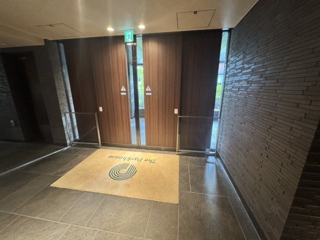 神戸市東灘区住吉東町２丁目の賃貸マンションのエントランス