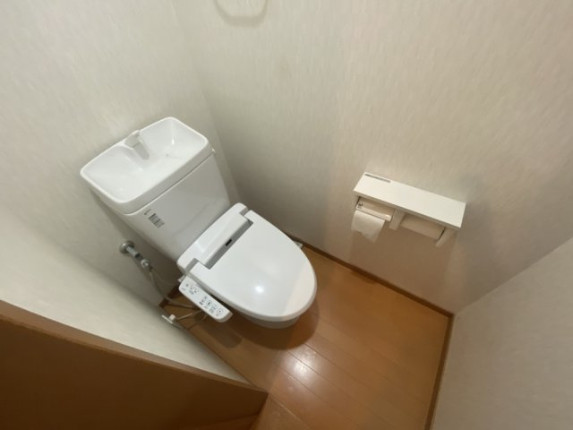 西宮市神呪町の賃貸マンションのトイレ