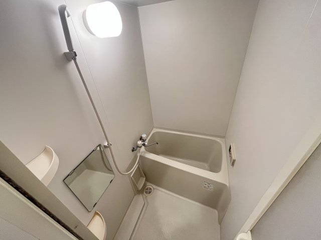 ライジングコート深江本町フラワーパークの浴室