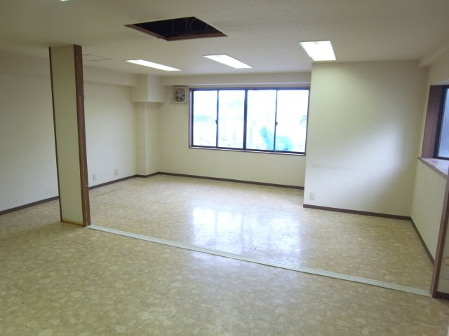 宝塚市中州１丁目の倉庫