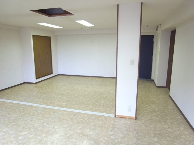 宝塚市中州１丁目の倉庫