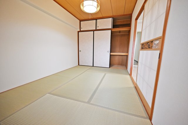 コスモハイツ新大阪の和室