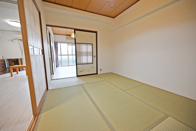 コスモハイツ新大阪の和室