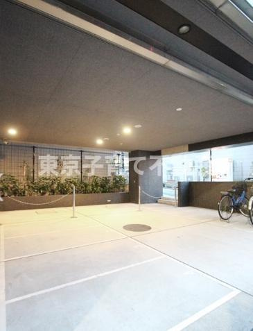 ジュイール文京白山の駐車場