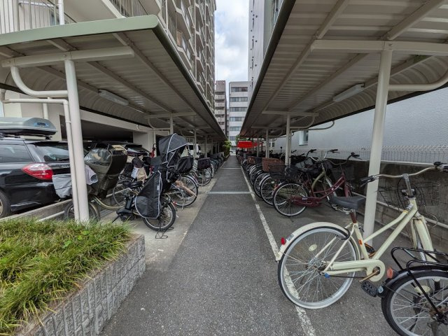 日商岩井守口太子橋マンションの駐輪場
