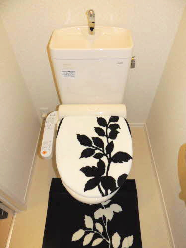 アルルガーデンのトイレ|※同タイプの部屋写真です