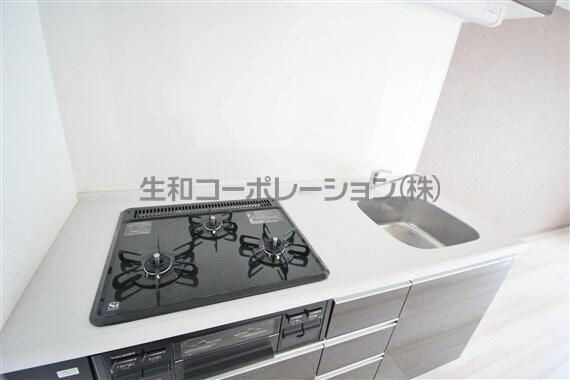 イルミナーレ学大のキッチン|コンパクトなキッチンで掃除もラクラク