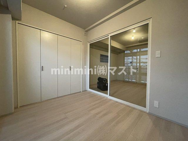 大阪市浪速区浪速東２丁目の賃貸マンションの居間・リビング