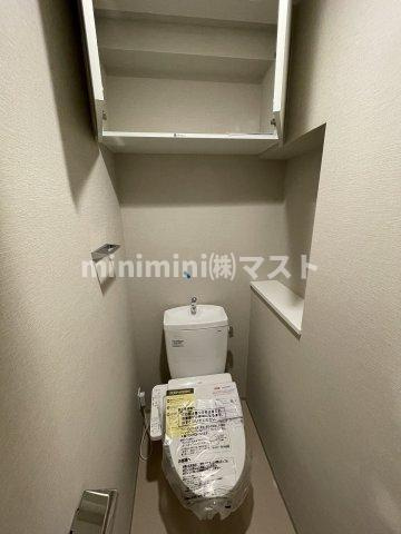 大阪市浪速区浪速東２丁目の賃貸マンションのトイレ