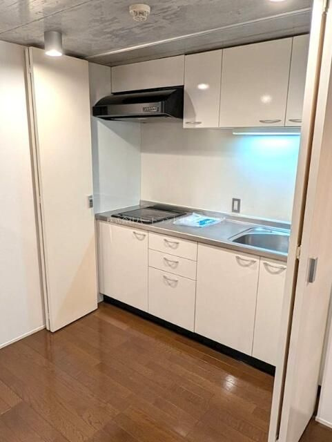 ラ・リベルタのキッチン|コンパクトなキッチンで掃除もラクラク