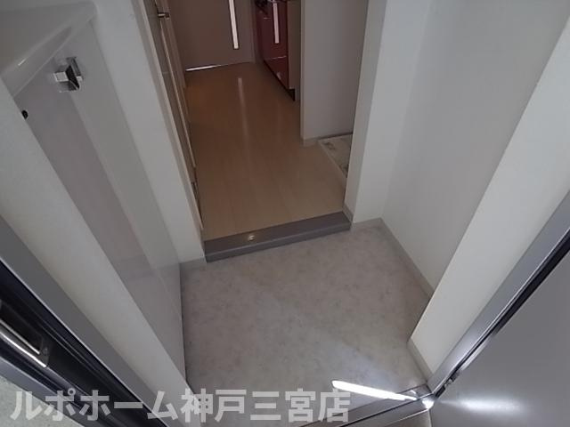プライムライフ三宮磯上公園の玄関
