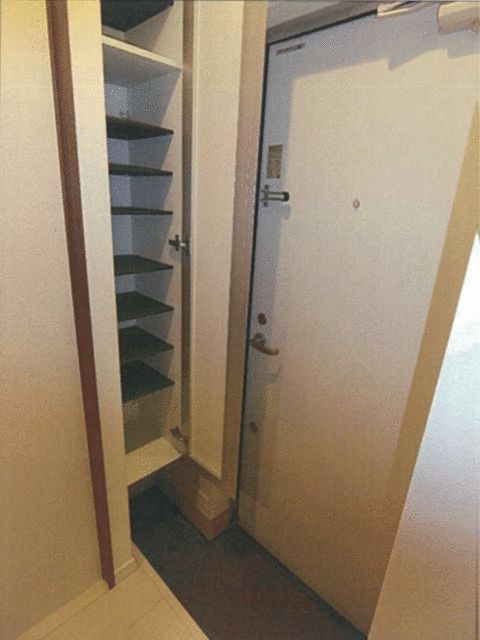 ミハス学芸大学の玄関|明るい玄関です