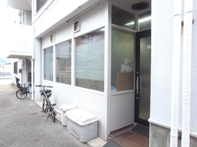 宝塚市御所の前町の店舗事務所