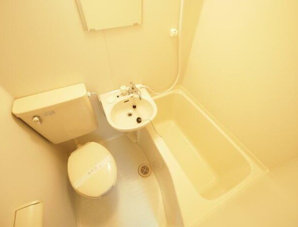 【浴室】 | インベスト馬込II | 浴室はトイレと同室です。