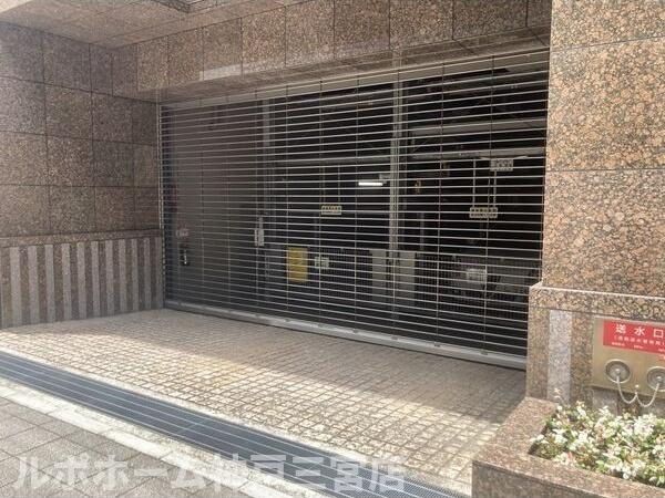 リーガル神戸三宮の駐車場