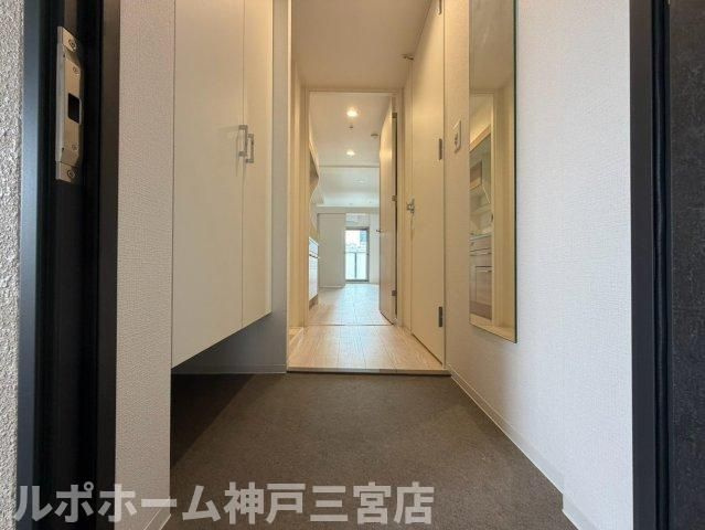 セレニテ神戸駅前アリエの玄関