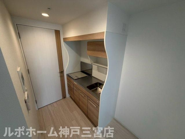 セレニテ神戸駅前アリエのキッチン
