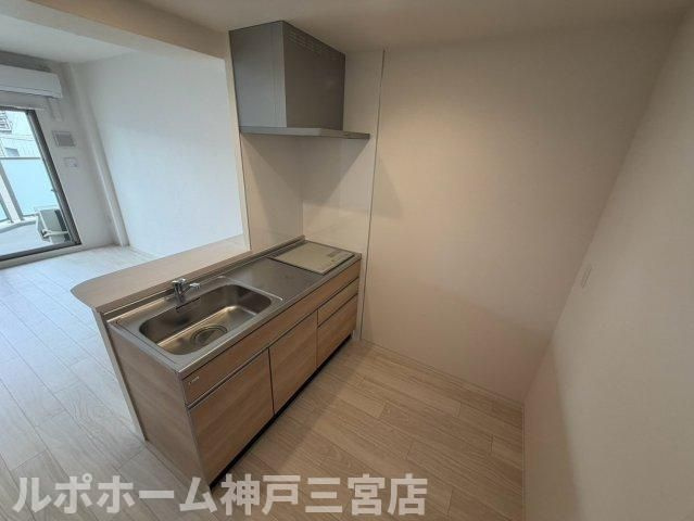 セレニテ神戸駅前アリエのキッチン