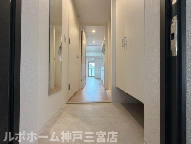 セレニテ神戸駅前アリエの玄関