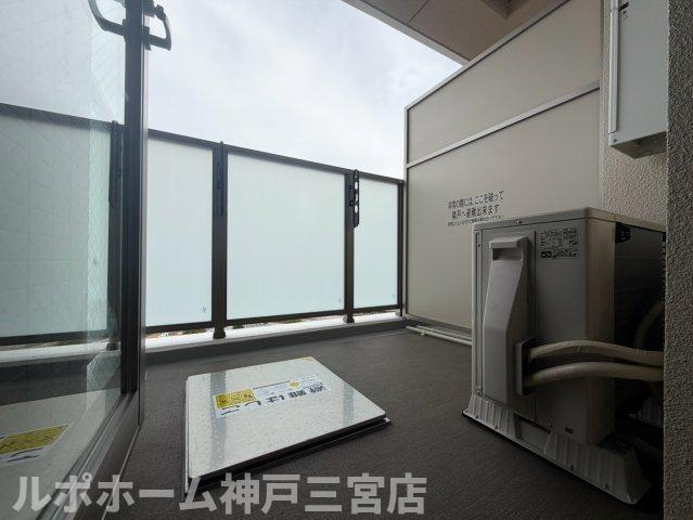 セレニテ神戸駅前アリエのバルコニー