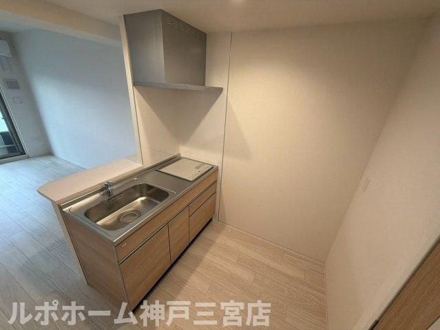 セレニテ神戸駅前アリエのキッチン