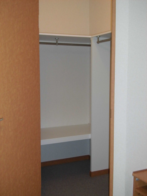 レオパレスノワール　Ⅱの収納