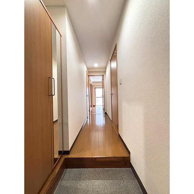 プレシアス本郷の玄関