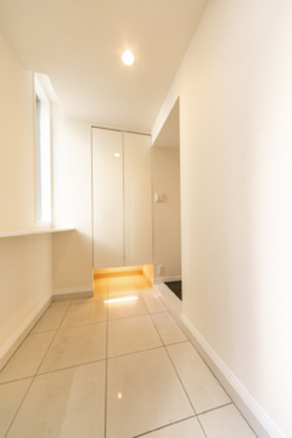 ＲＥＳＩＤＥＮＣＥ高輪台の玄関|※写真は同タイプ住戸です。
