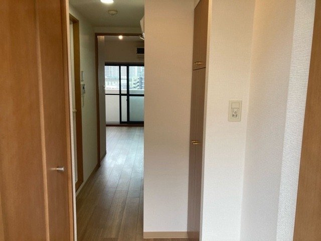 スカイコート芝壱番館の玄関