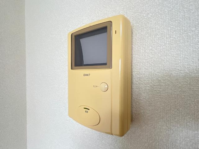 プチ・桃の内装|カメラ付インターホン