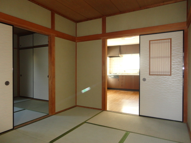 竜田マンションの居間・リビング