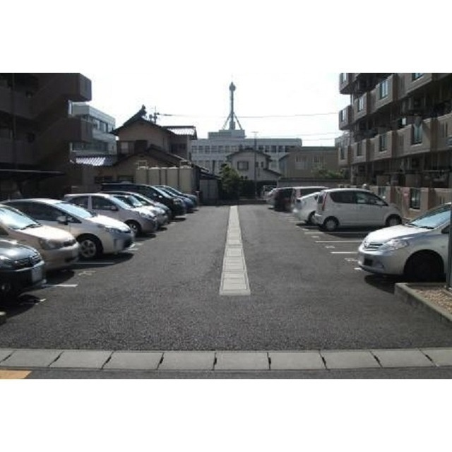 ソレイユ　ノールの駐車場