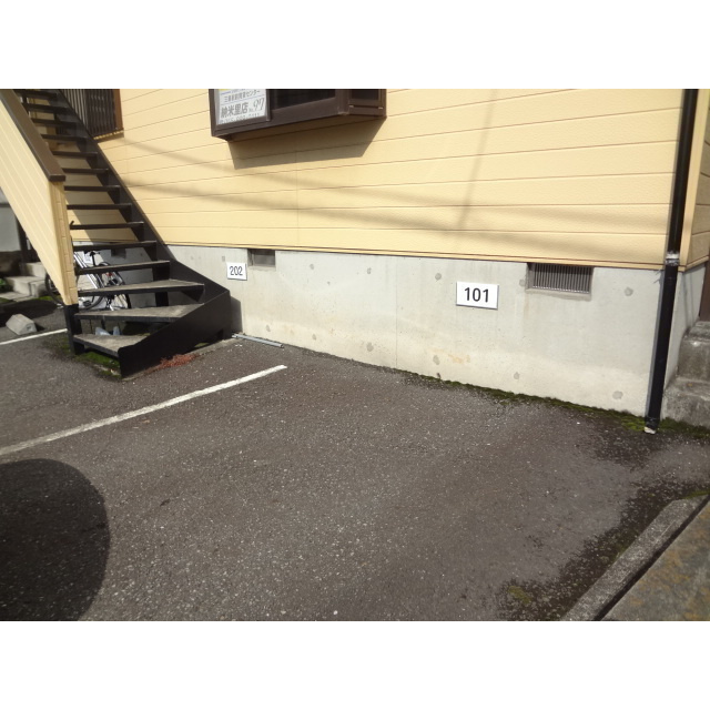 ルミエールの駐車場
