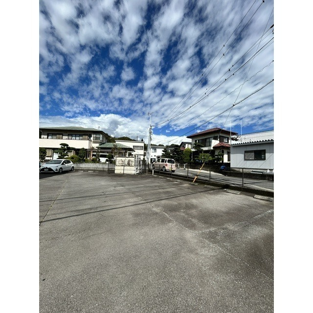 ヴェルドミール宮川の駐車場
