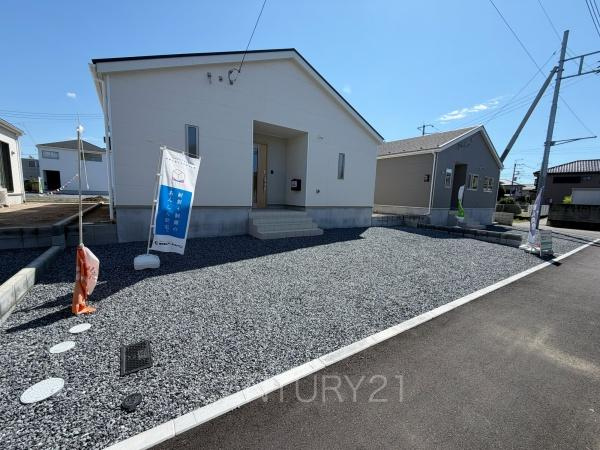 クレイドルガーデン前橋市青柳町第２８　２号棟の前面道路含む現地写真|並列駐車可能な駐車場