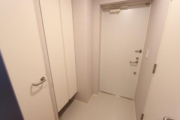 フラッツ奥沢エイトの玄関