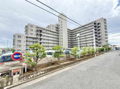 【外観】 | ファミール堺パートⅡ | 南海本線「湊」駅が徒歩7分。
通勤にも外出にもアクセス良好。家族でおでかけすることも増えそうですね♪