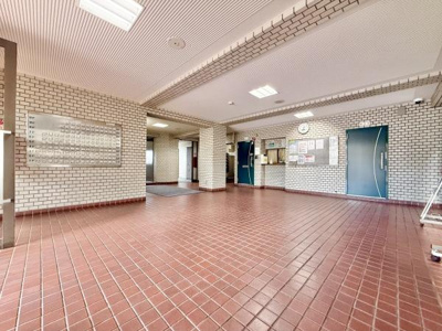 【エントランス】 | ファミール堺パートⅡ | 清潔に維持されている共用部。住む方のマナーの良さが感じられます！