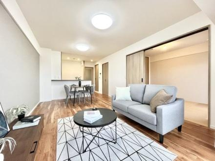 パレ千里 壱号棟　中古 マンションの居間・リビング