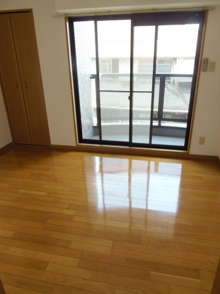 ベルメゾン大正の展望|★明るい洋室★
