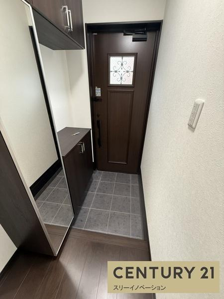 港晴２丁目中古戸建の玄関