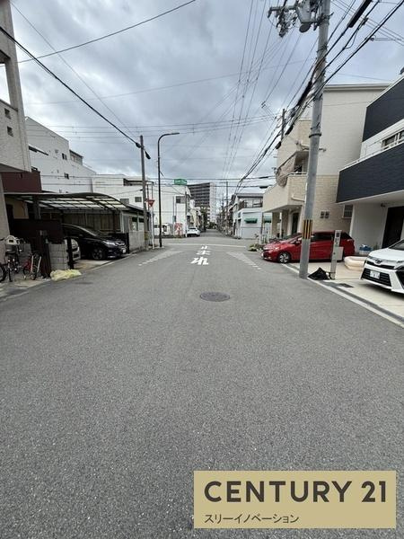 港晴２丁目中古戸建の前面道路含む現地写真