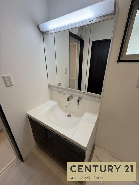港晴２丁目中古戸建の独立洗面台