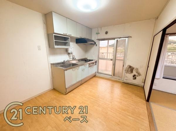 関屋あしびハイツ ３棟のキッチン|■収納スペース豊富で使い勝手の良いキッチン！