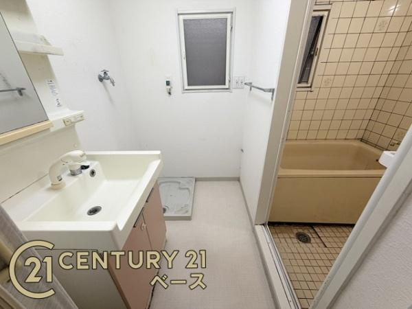 関屋あしびハイツ ３棟の独立洗面台|■シンプルな洗面室！