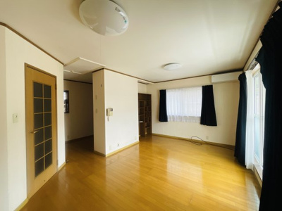 【内装】 | 揖保揖保郡太子町東南/中古戸建 | 内装は落ち着いています