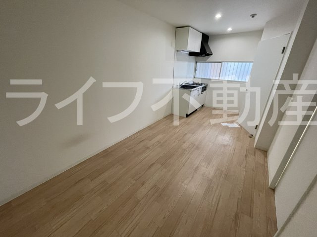 ソレイユ住道の居間・リビング|こちらのリビングで趣味の時間をお楽しみください