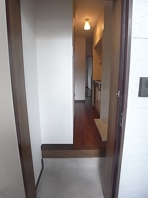 尼崎市塚口本町１丁目の賃貸マンションの玄関