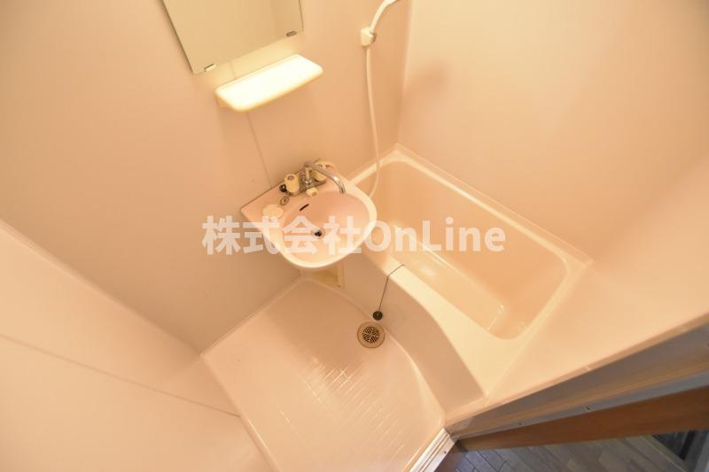 東大阪市稲葉３丁目のアパートの浴室
