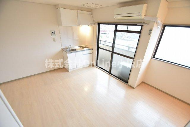 大阪市生野区小路東１丁目の賃貸マンションの居間・リビング